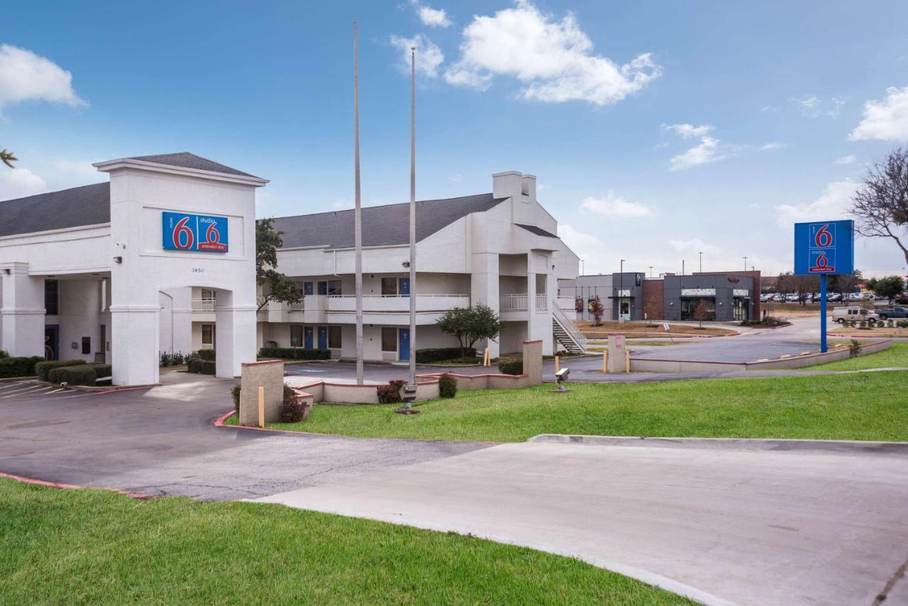 Hotel 6-irving, Tx - Dfw Airport East 2*